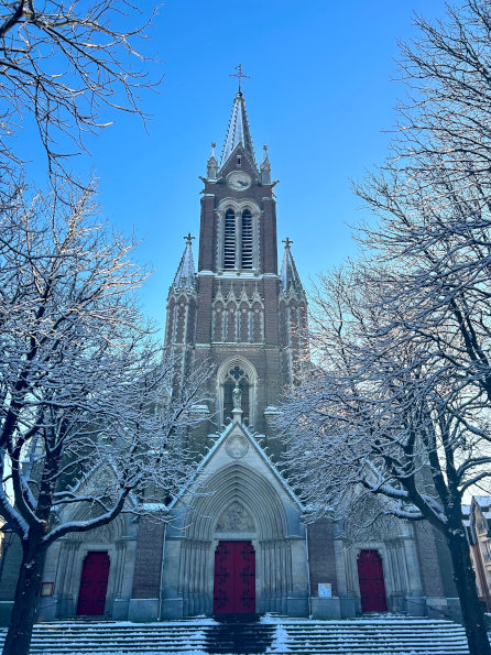 My Broke Aunt - Eglise St Martin